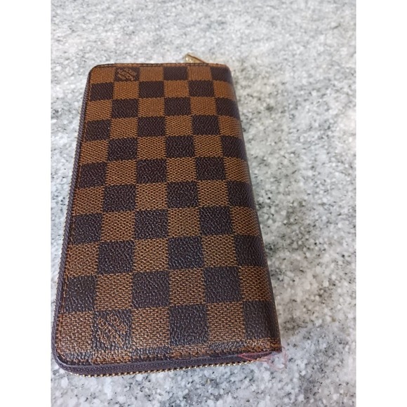 Louis Vuitton Damier Zippy Wallet - Picture 12 of 13